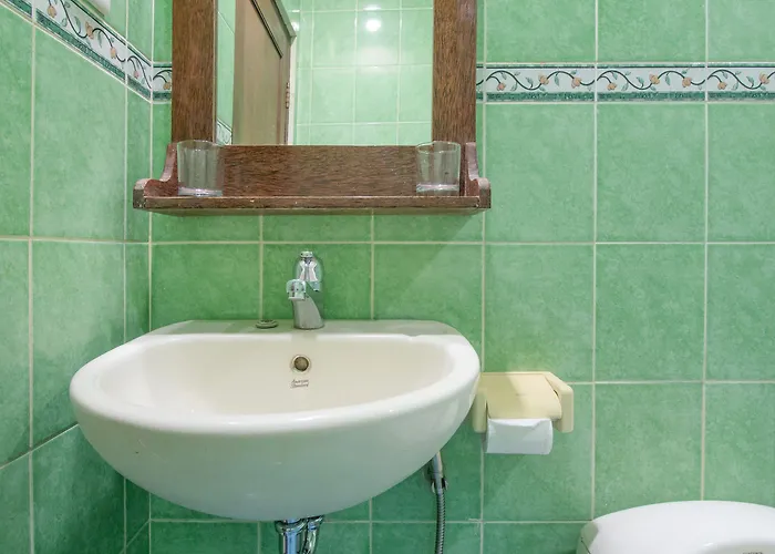 Super Oyo 3118 Maxi Budget Hotel